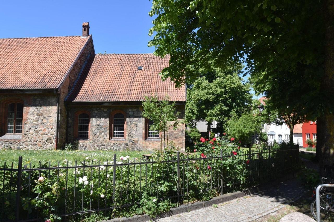 Fewo1846 - Altes Steuermannhaus - Uriges Reihenhaus Mit 2 Schlafzimmern In Der Altstadt Flensburg Exterior foto